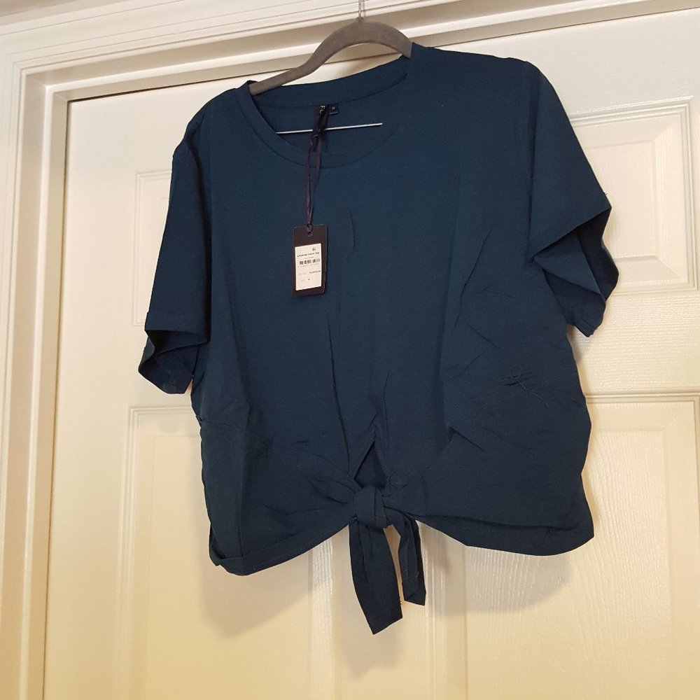 Fox & Royal Lounge Crop Tee - Medium